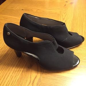 Black Life Stride peep toe pumps